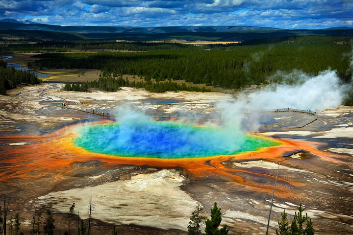 Yellowstone National Park Self-Guided Driving Audio Tour - Photo 1 of 13